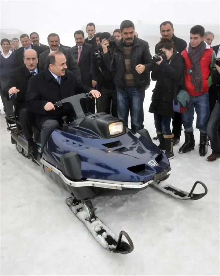 Hazar Baba, kayakçıları çağırıyor