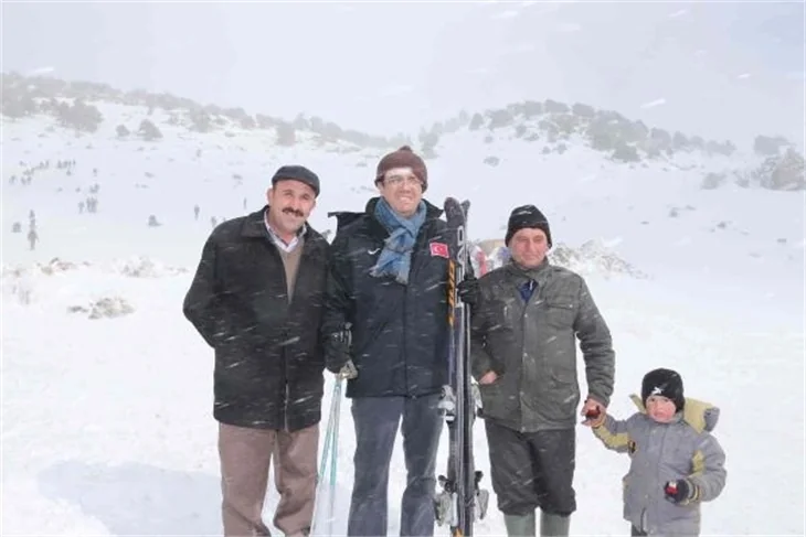Denizli Bozdağ'da kar şenliği