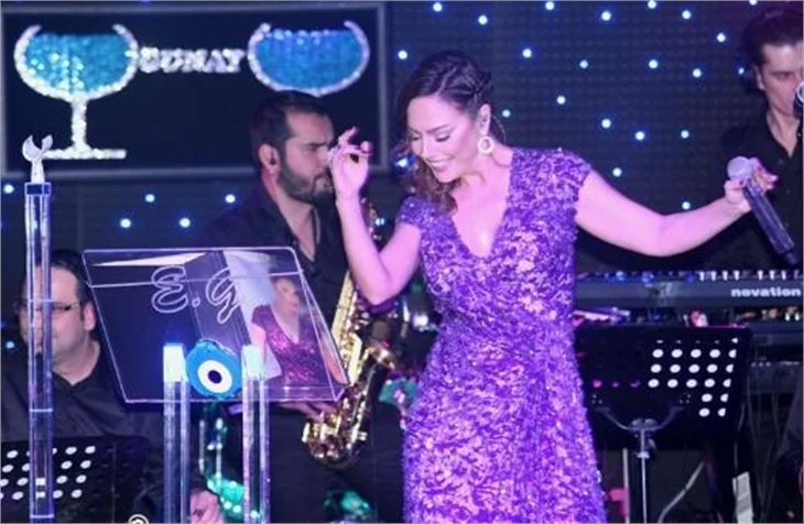 Ebru Gündeş, Günay sahnesinde!