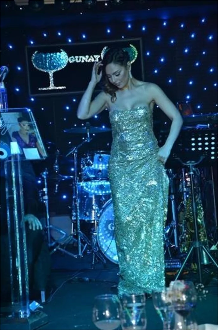 Ebru Gündeş, Günay sahnesinde!
