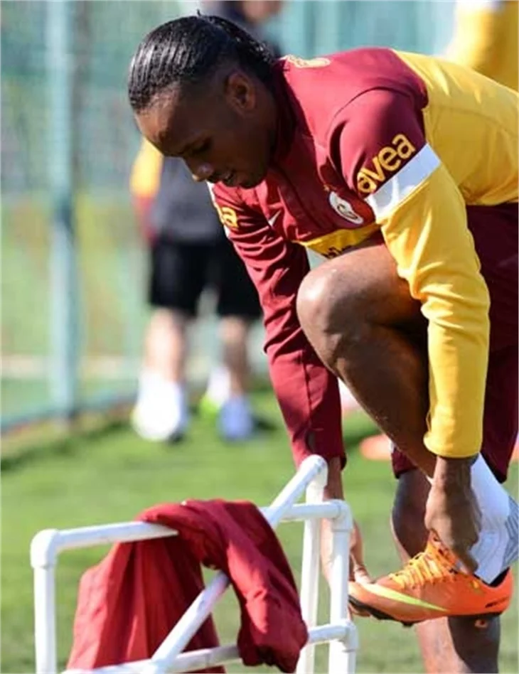 Didier Drogba ve Burak Yılmaz kucaklaştı!