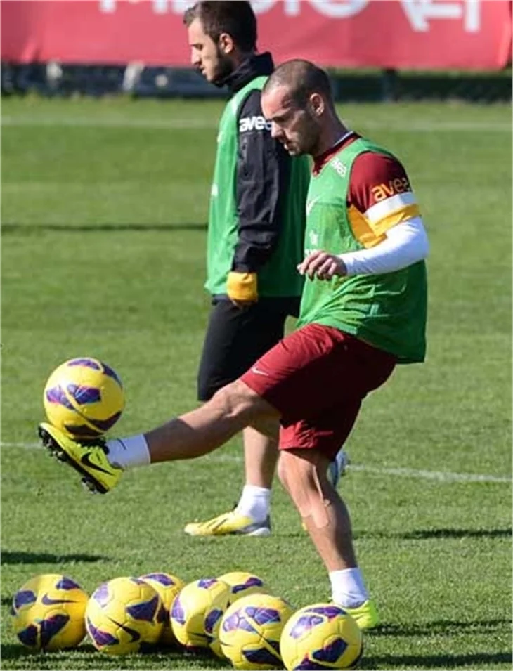 Didier Drogba ve Burak Yılmaz kucaklaştı!