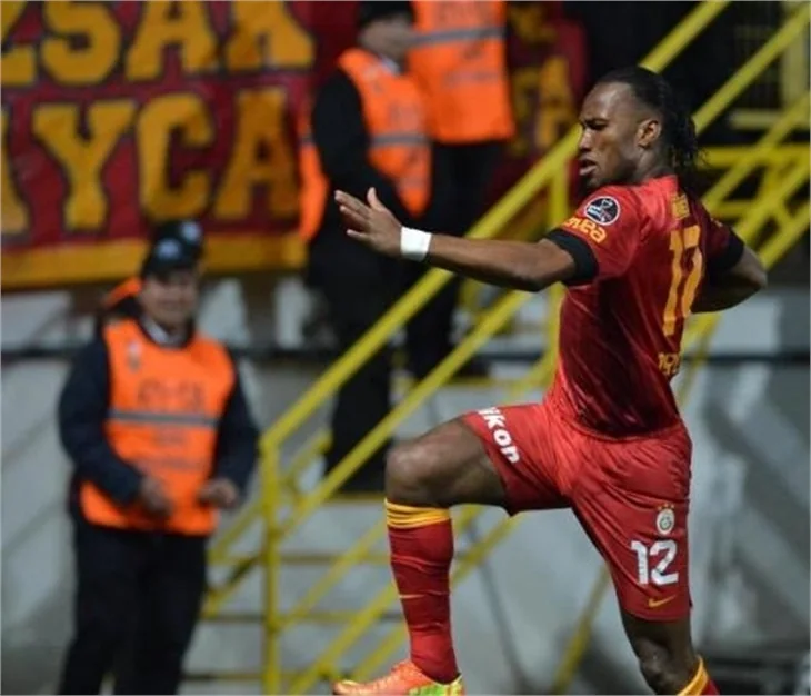 Drogba şov yaptı!
