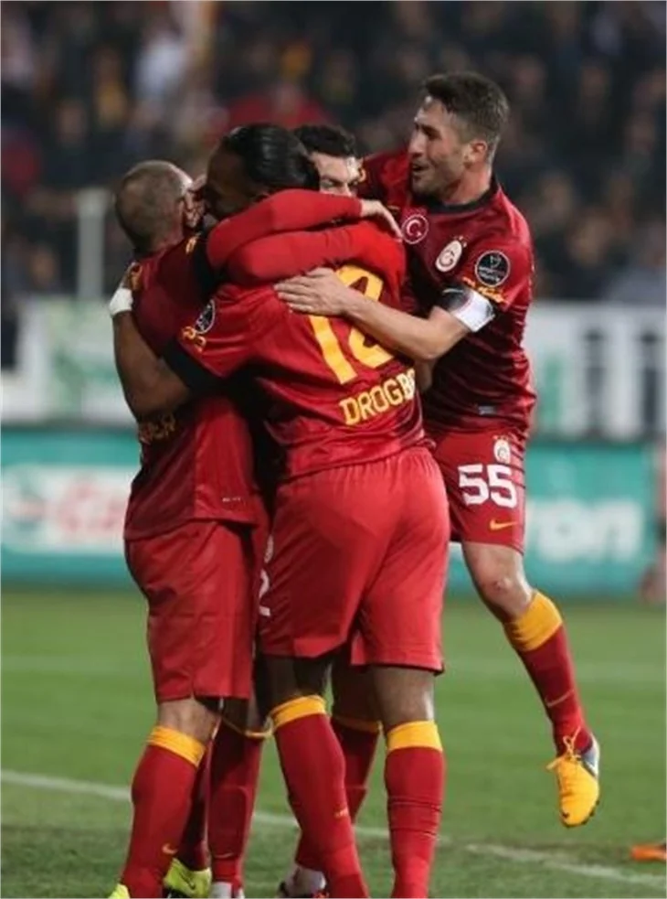 Drogba şov yaptı!