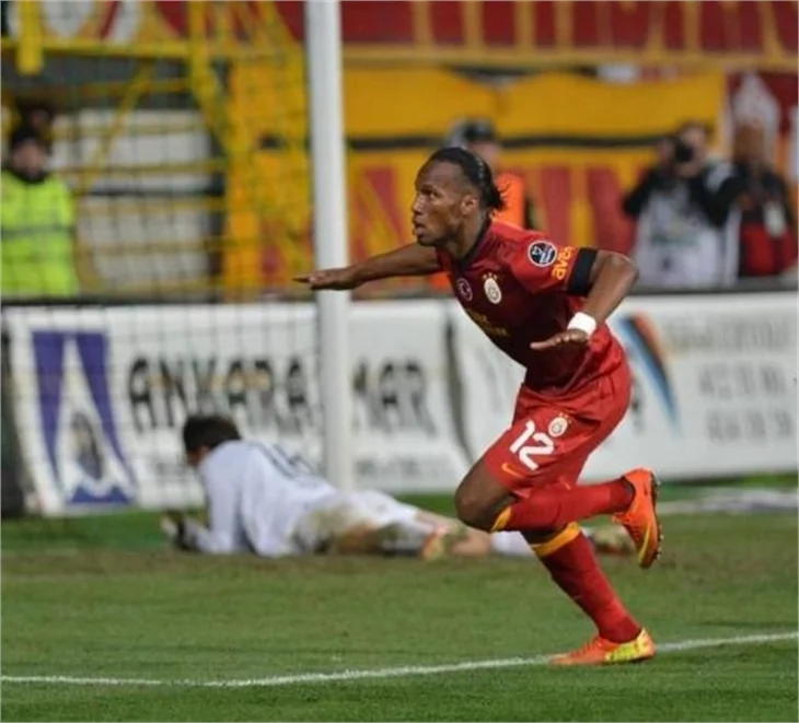 Drogba şov yaptı!