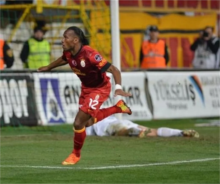 Drogba şov yaptı!