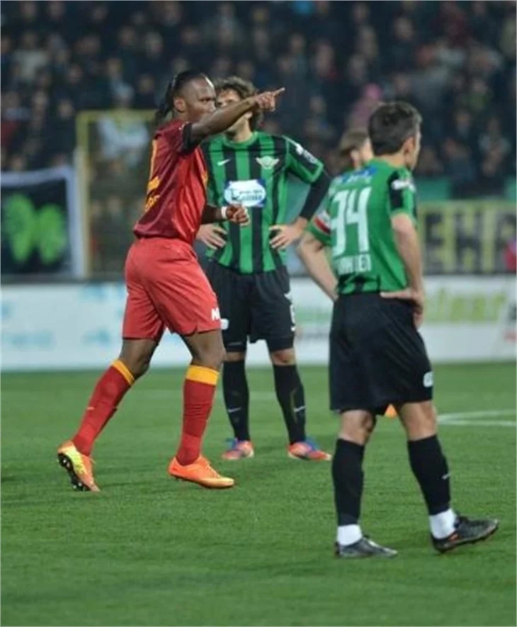 Drogba şov yaptı!