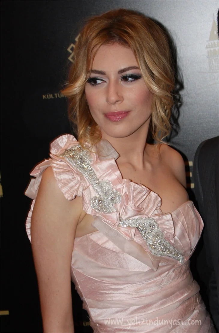 Sinem Kobal: Oryantal dersi aldım
