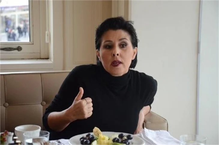 Nilüfer, İzzet Çapa'ya anlattı!