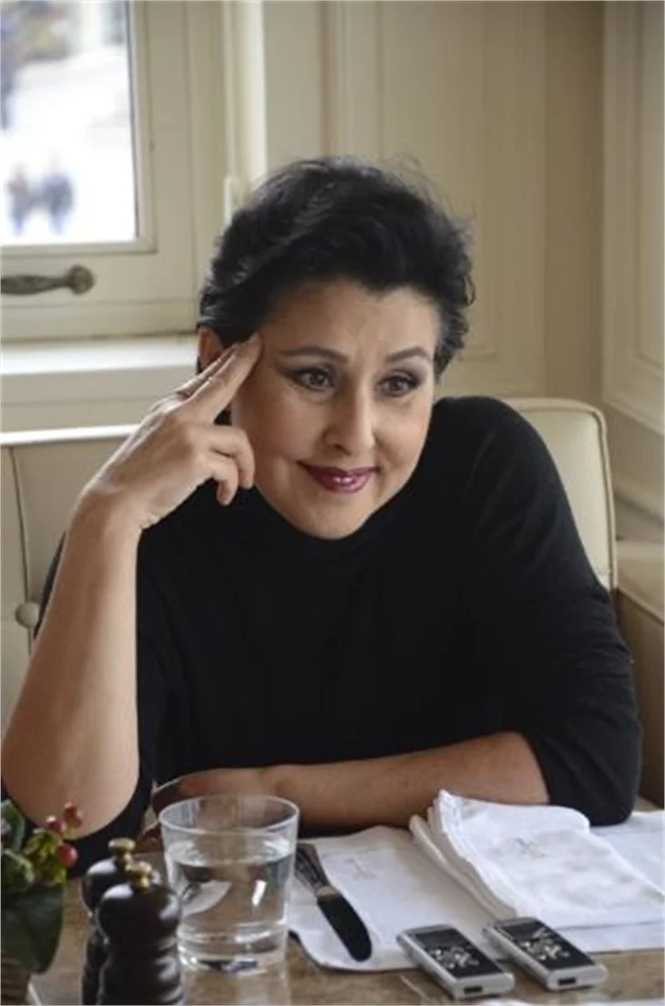 Nilüfer, İzzet Çapa'ya anlattı!