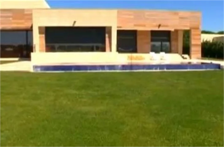 Ünlü futbolcuların lüks evleri