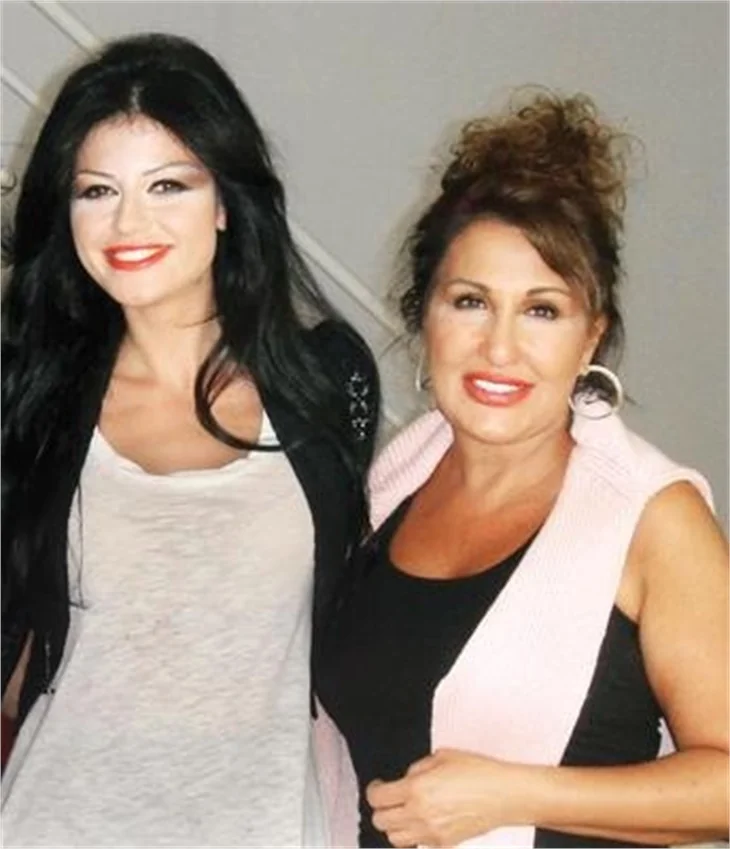 İzzet Çapa'nın Müberra Nükhet Duru röportajı!