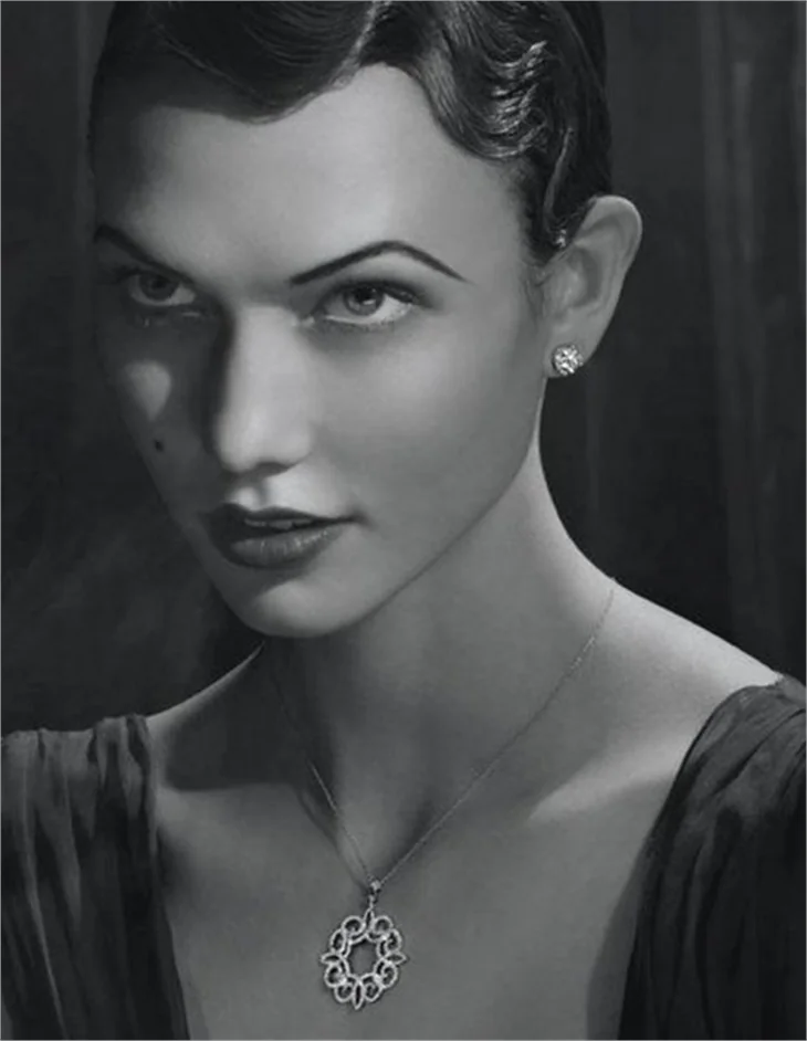 Karlie Kloss'tan cesur pozlar!