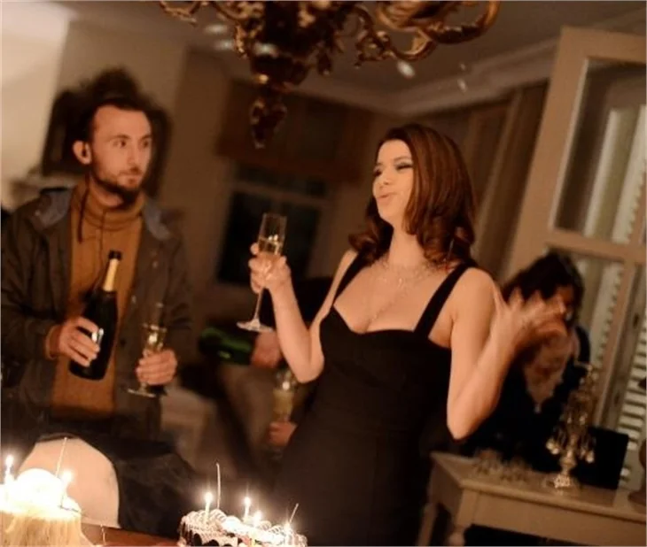 Beren Saat'e "İntikam" dizisinin setinde sürpriz!