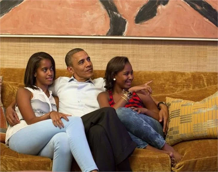 Obama'nın saçlarını kızları beyazlattı