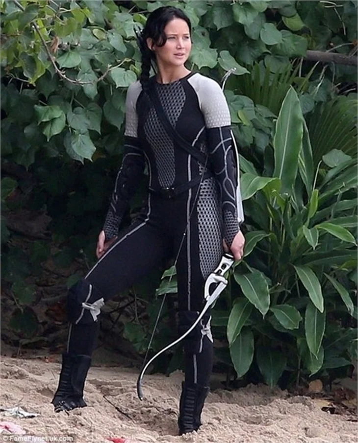 Jennifer Lawrence esrar içerken görüntülendi!