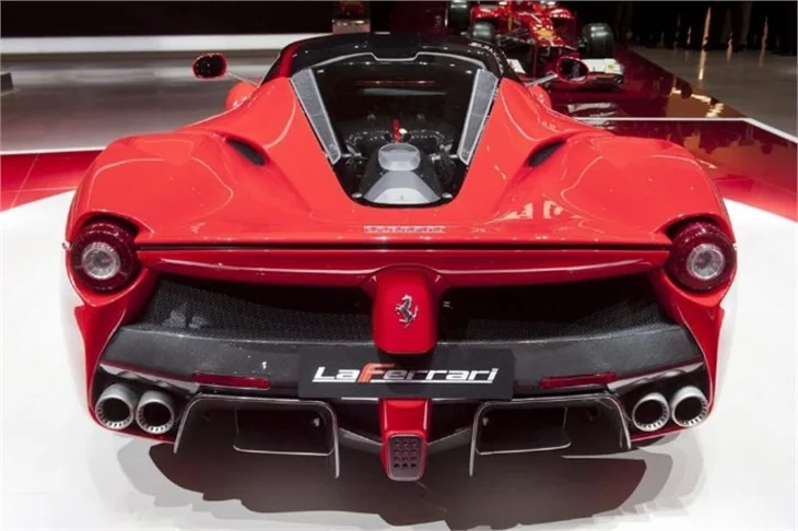 Burası Cenevre... Lamborghini değil, "zehir"