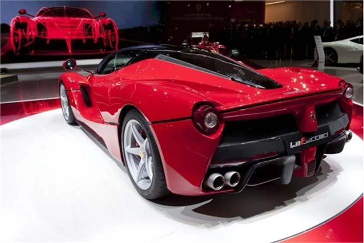 Burası Cenevre... Lamborghini değil, "zehir"