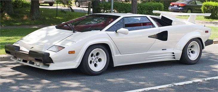 Burası Cenevre... Lamborghini değil, "zehir"