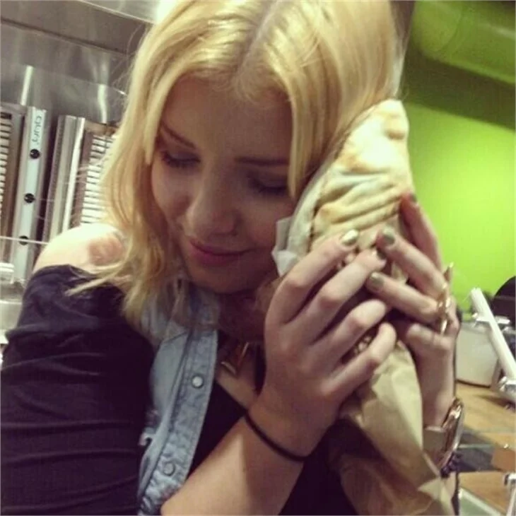 Kate Upton'ın Rusya'daki ikizi Ania