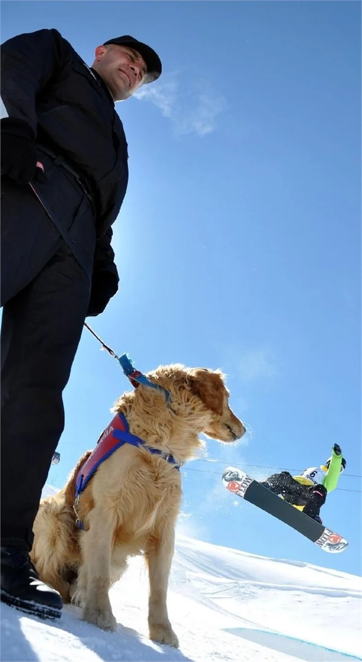 Jandarma Gurbet'in snowboard merakı
