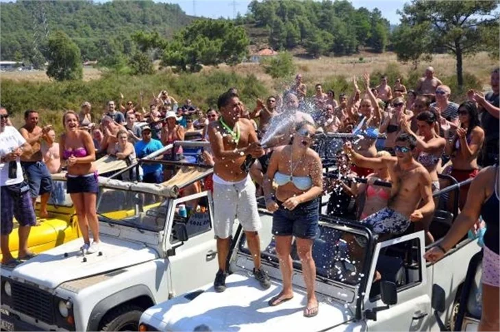 Marmaris'te 2013 yazı renkli geçecek