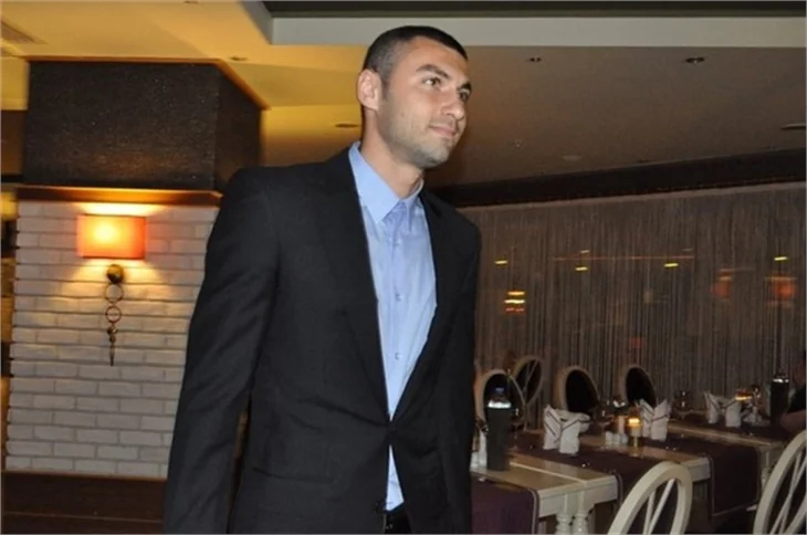 Burak Yılmaz'ın kız kardeşi nişanlandı