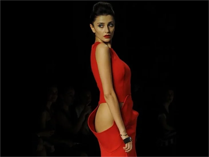 İstanbul Fashion Week'ten nefes kesen görüntüler!
