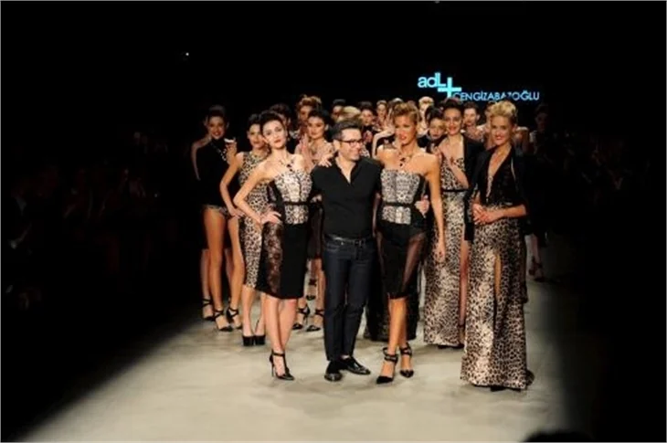 İstanbul Fashion Week'ten nefes kesen görüntüler!