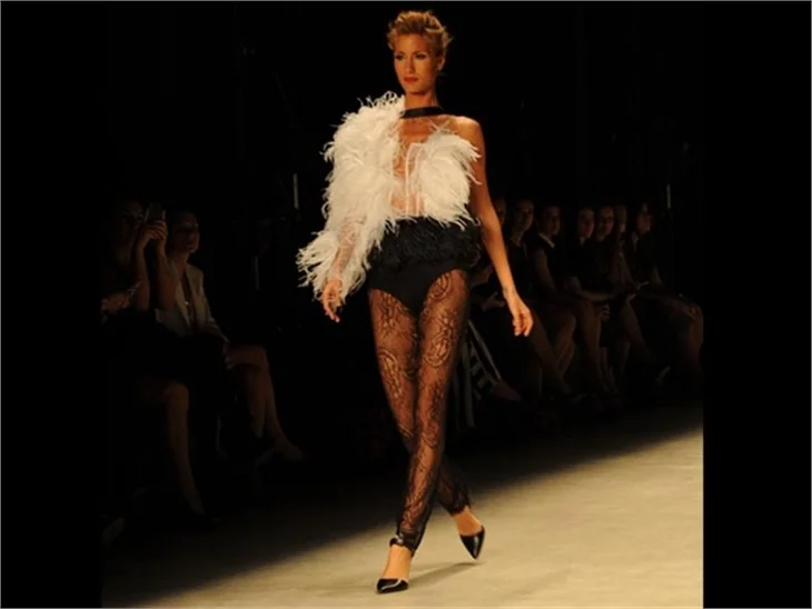 İstanbul Fashion Week'ten nefes kesen görüntüler!