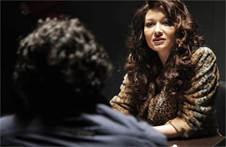 Nurgül Yeşilçay kırmızıyı sevdi!