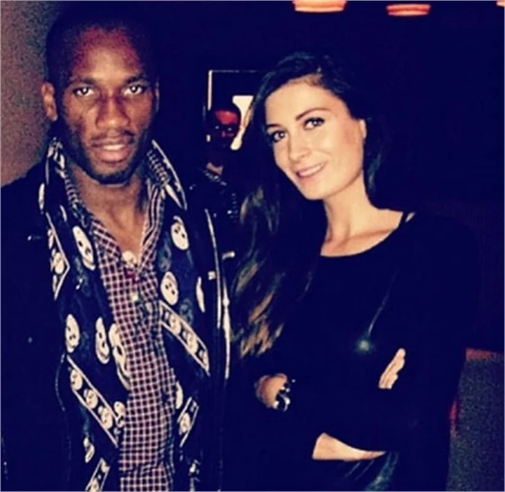 Drogba dansözü görünce..
