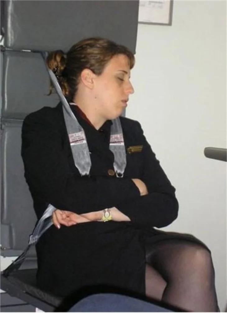 Hosteslerin pozları sosyal medyayı salladı!