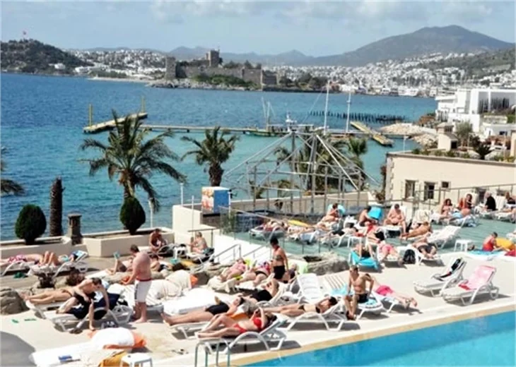 Bodrum'a yaz geldi sahiller doldu!