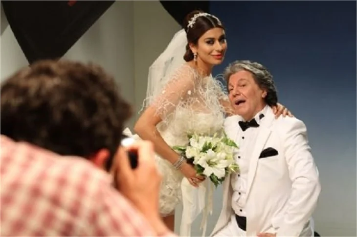Ezgi Asaroğlu ve Carlos'lu diziden ilk kareler!