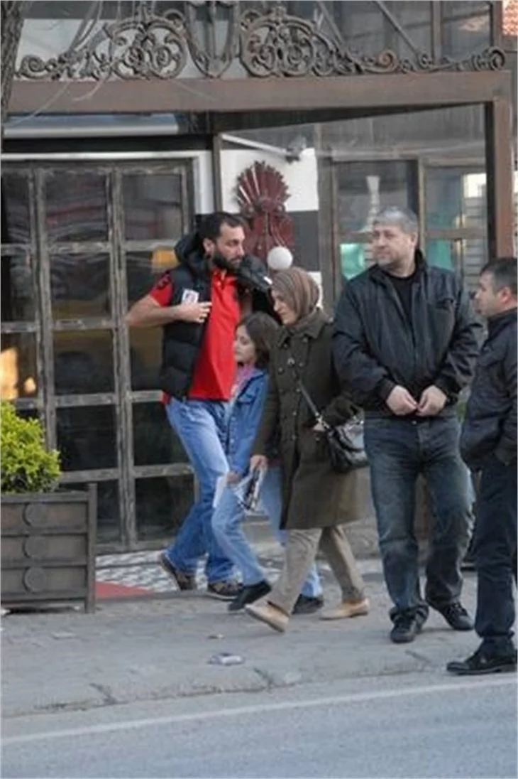 Bengü'den ayrılan Akın Altan, Naz Elmas'la yakalandı!
