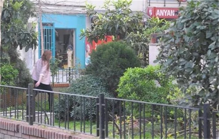 Bengü'den ayrılan Akın Altan, Naz Elmas'la yakalandı!