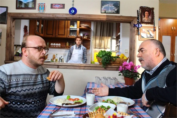 Beni Böyle Sev'de Ayşem ve Ömer zor durumda!