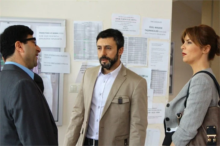 Beni Böyle Sev'de Ayşem ve Ömer zor durumda!