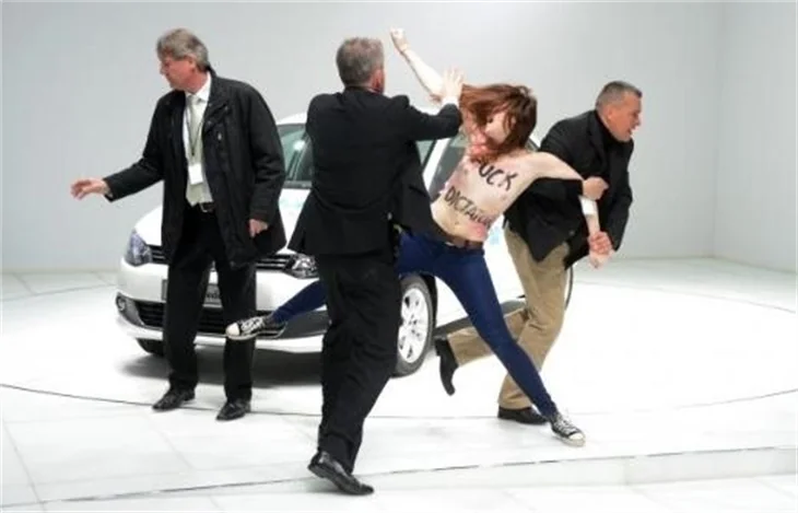 FEMEN'den Putin'e protesto