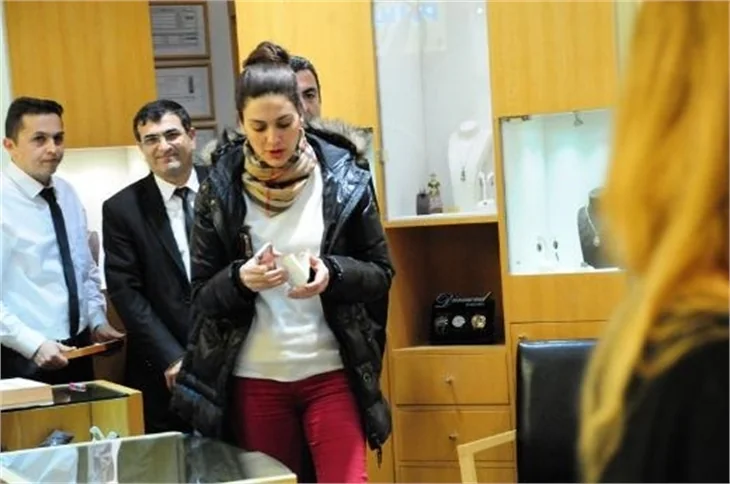 Bergüzar Korel'in kızlarla buluşması!