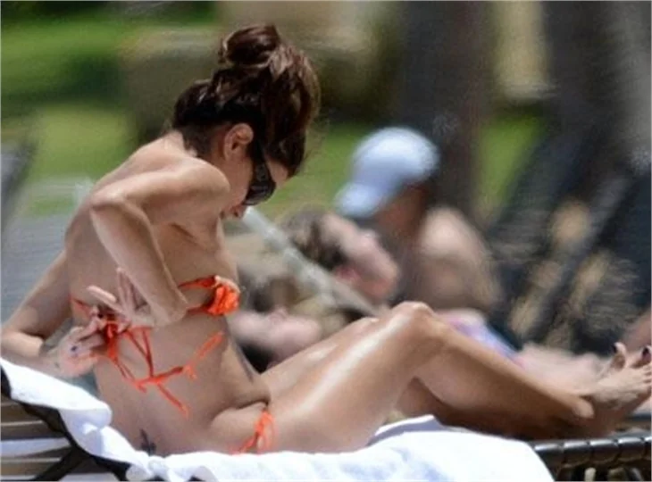 Eva Longoria şaşırttı!