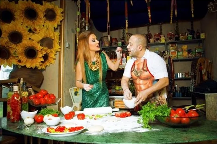 İzzet Çapa, Demet Akalın röportajı!