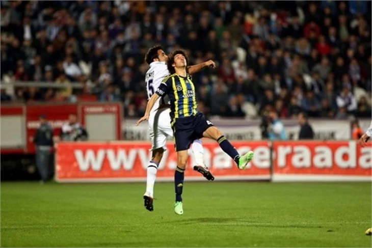 Salih uçar, kızlar kaçar!