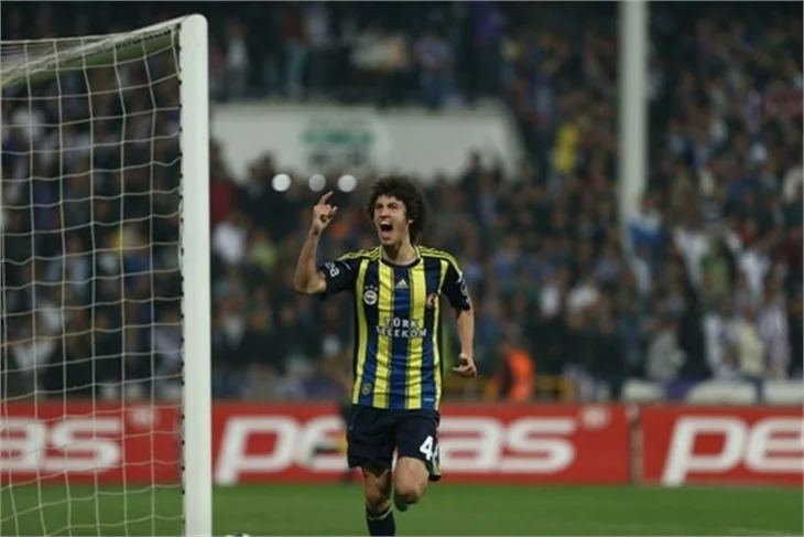 Salih uçar, kızlar kaçar!