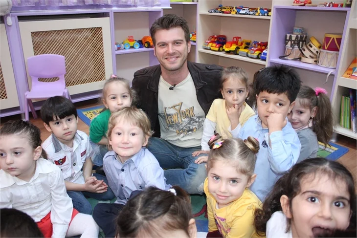 Kıvanç Tatlıtuğ'dan anlamlı ziyaret!