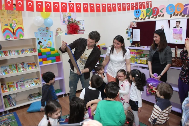 Kıvanç Tatlıtuğ'dan anlamlı ziyaret!