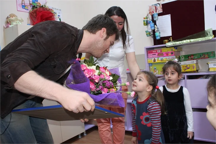 Kıvanç Tatlıtuğ'dan anlamlı ziyaret!