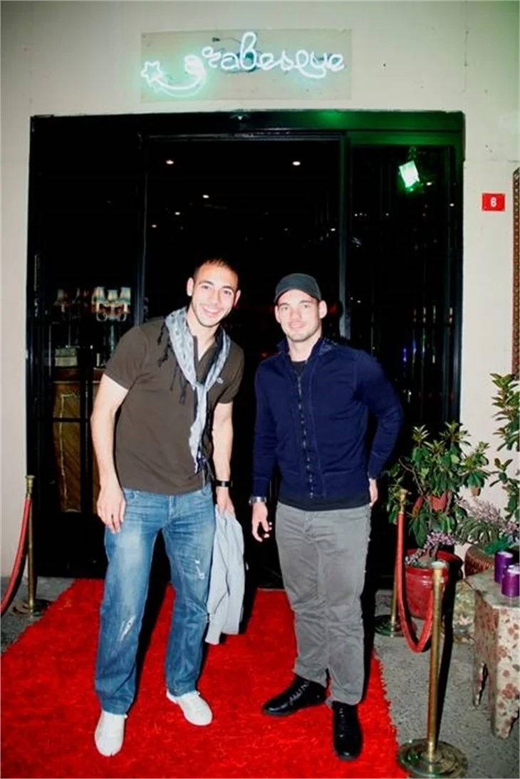 Sneijder ve Amrabat'ın Arebesque eğlencesi!