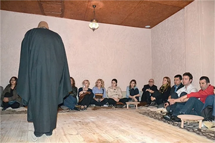 Sinem Kobal'ın Mevlana aşkı